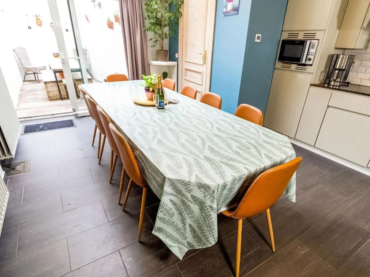 Town House With View Over The 3 Towers Of Bruges Casa vacanze