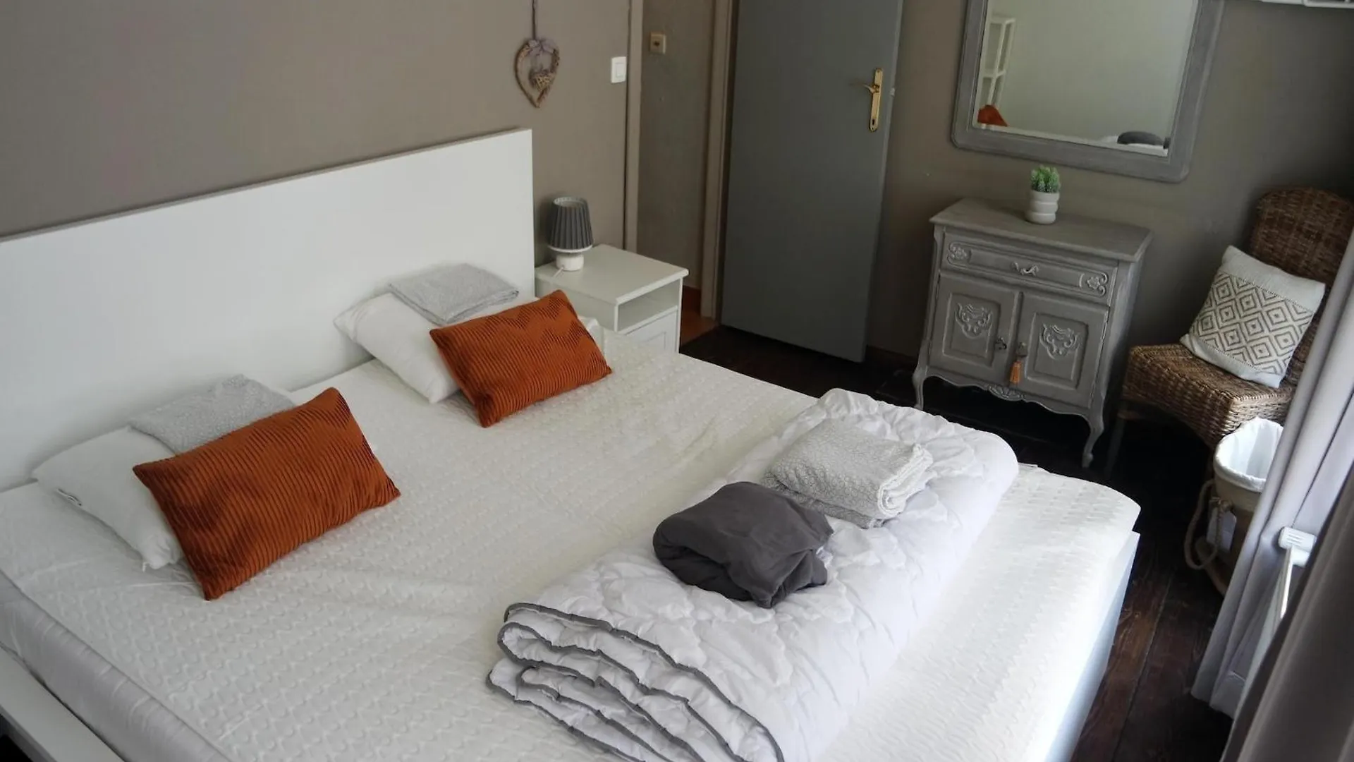 Casa vacanze Town House With View Over The 3 Towers Of Bruges